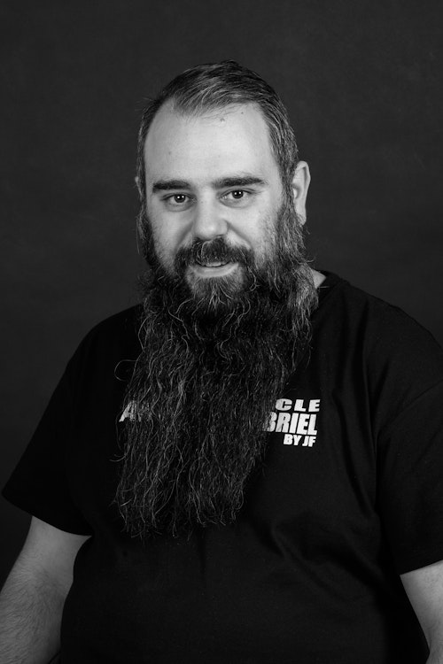 Andy: Mécanicien-vendeur