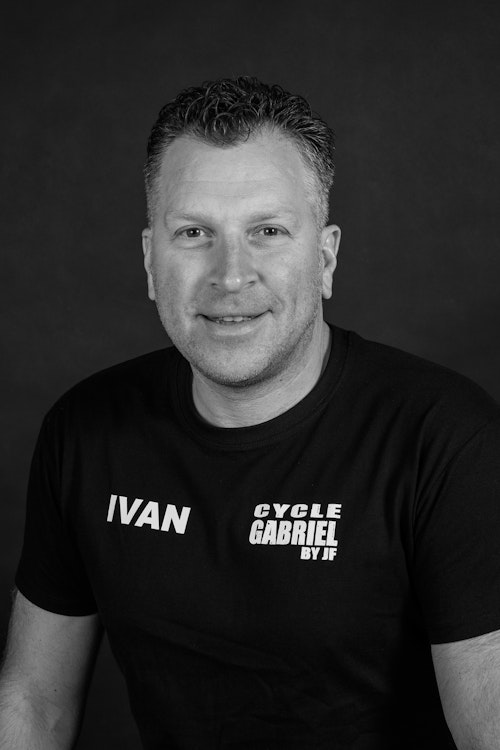 Ivan: Mécanicien-vendeur